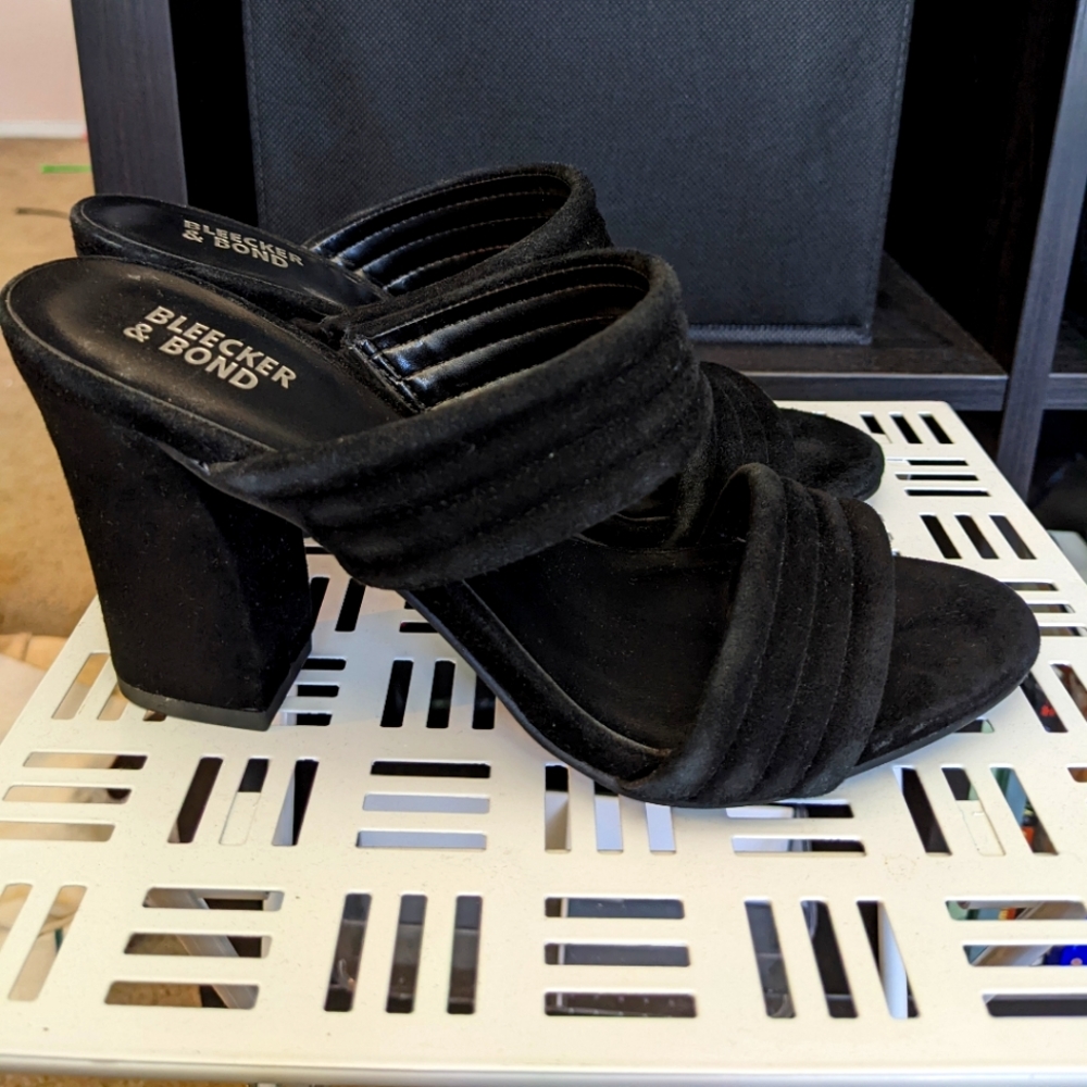 Bleeker and Bond Dorothy Mules